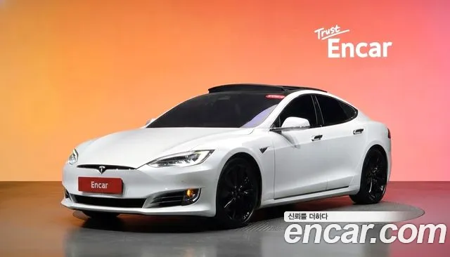 Tesla Model S — экстерьер