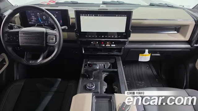 GMC Hummer EV — интерьер