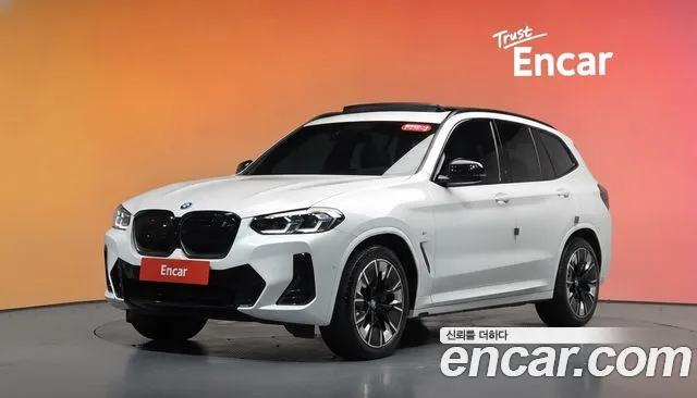 BMW iX3 — экстерьер