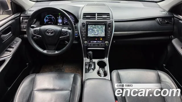 Toyota Camry — интерьер