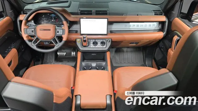 Land Rover Defender — интерьер