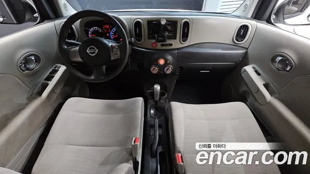 Nissan Cube — интерьер