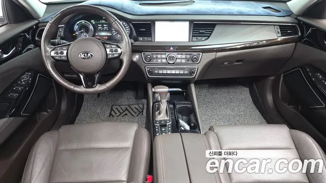 Kia K7 — интерьер