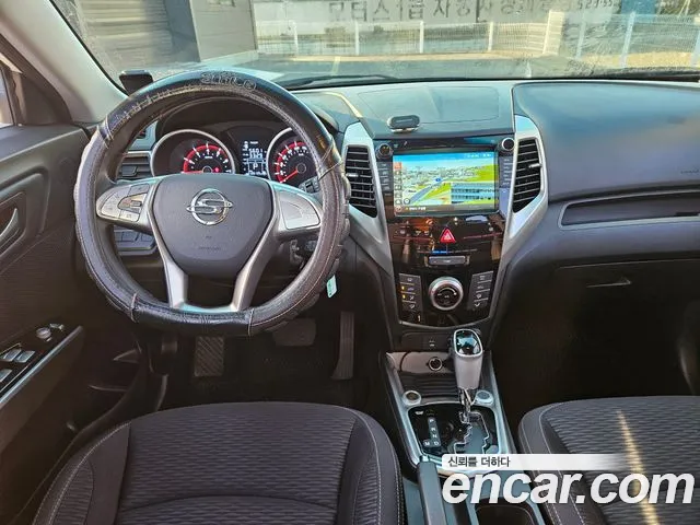 KG Mobility Tivoli — интерьер