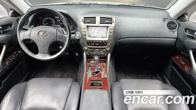 Lexus IS — интерьер