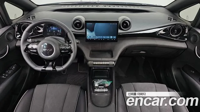 BYD Dolphin — интерьер