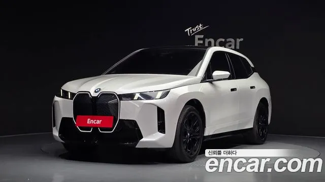 BMW iX — экстерьер