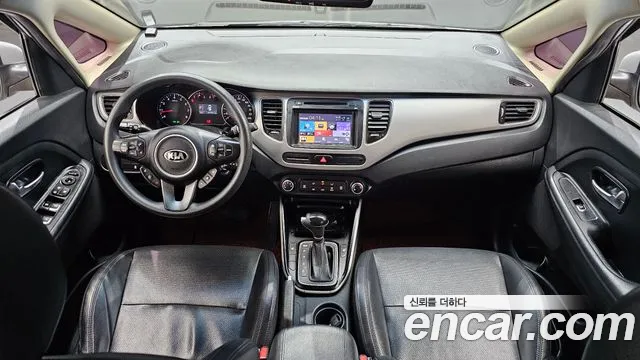 Kia Carens — интерьер