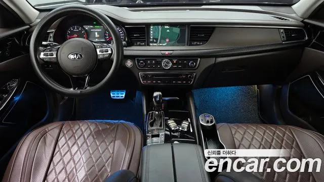 Kia K7 — интерьер