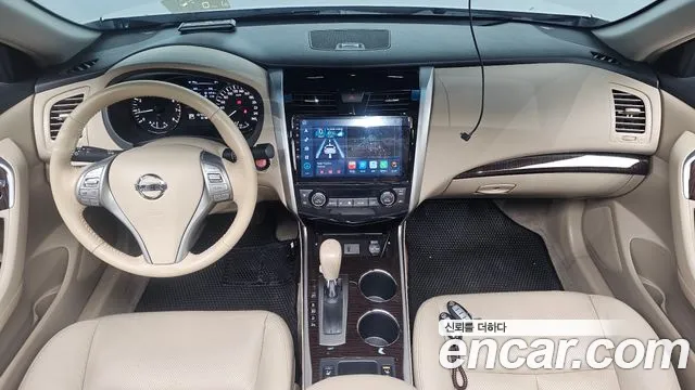 Nissan Altima — интерьер