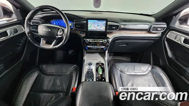Ford Explorer — интерьер