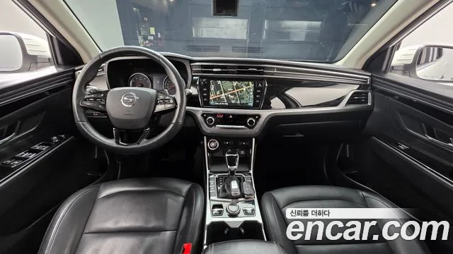 KG Mobility Korando — интерьер