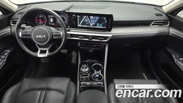 Kia K5 — интерьер