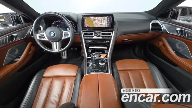 BMW 8 серия — интерьер