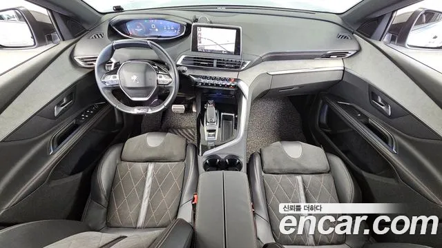 Peugeot 5008 — интерьер