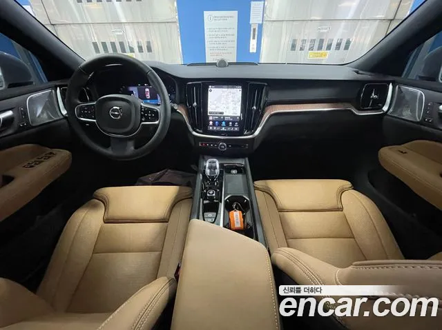 Volvo V60 — интерьер