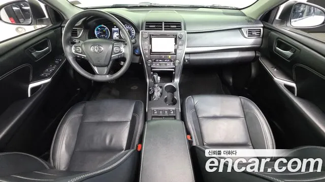 Toyota Camry — интерьер