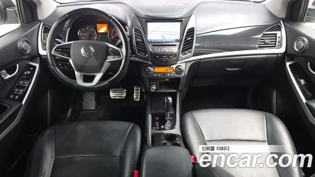 KG Mobility Korando — интерьер