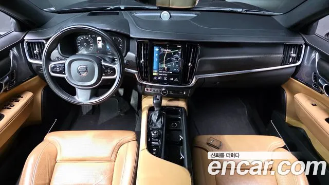 Volvo V90 — интерьер