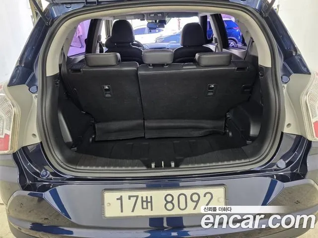 KG Mobility Tivoli — интерьер