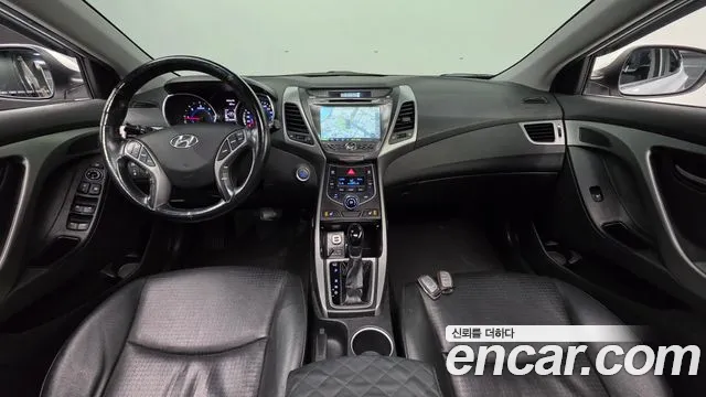 Hyundai Elantra — интерьер