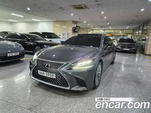 Lexus LS — экстерьер