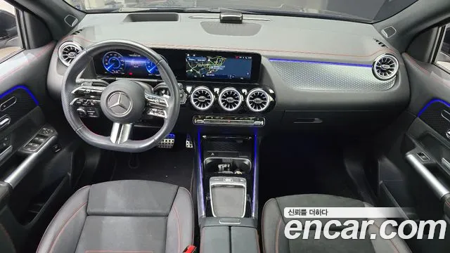 Mercedes-Benz EQA — интерьер