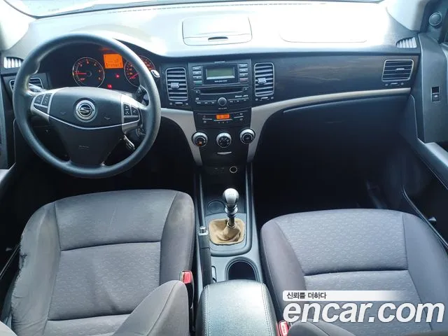 KG Mobility Korando — интерьер