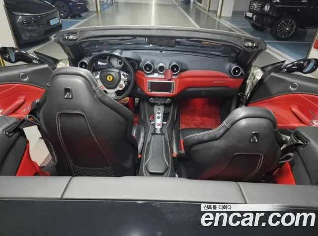 Ferrari California — интерьер