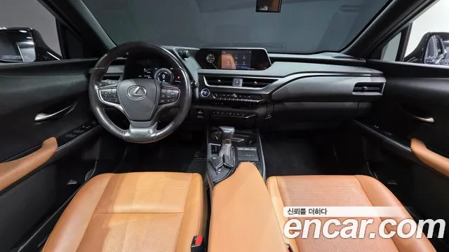 Lexus UX — интерьер