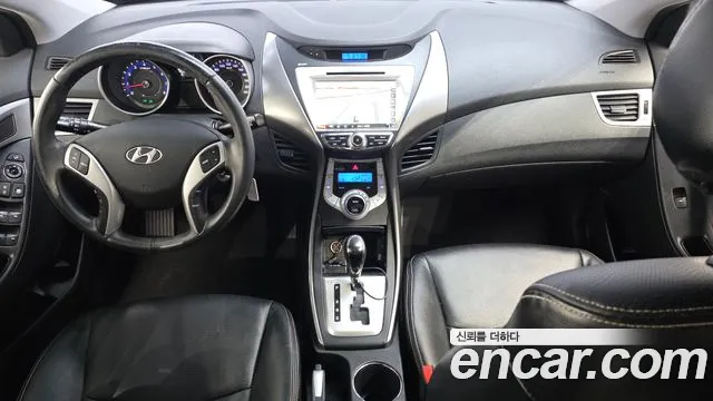Hyundai Elantra — интерьер