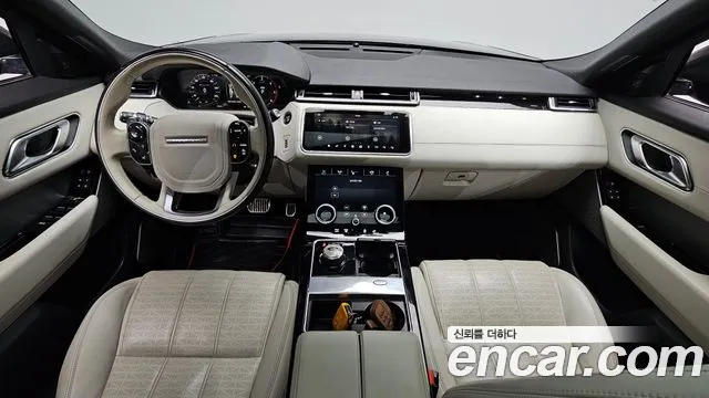 Land Rover Range Rover Velar — интерьер