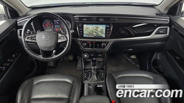 KG Mobility Korando — интерьер