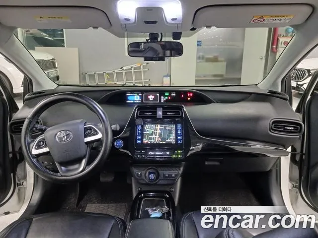 Toyota Prius — интерьер