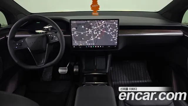 Tesla Model X — интерьер