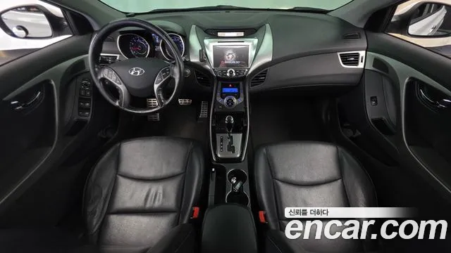 Hyundai Elantra — интерьер