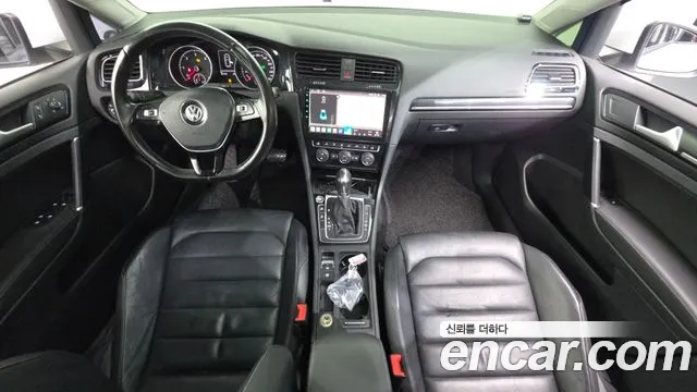 Volkswagen Golf — интерьер