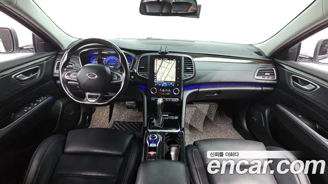 Renault Korea SM6 — интерьер