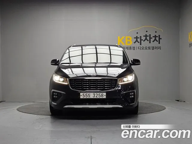 Kia Carnival — экстерьер