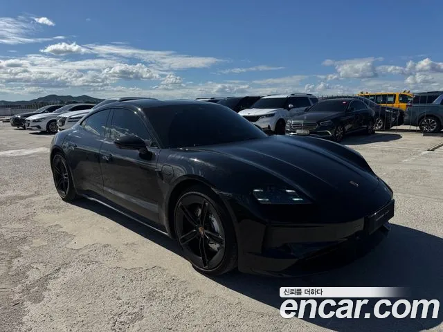 Porsche Taycan — экстерьер