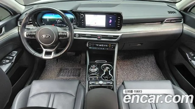 Kia K5 — интерьер