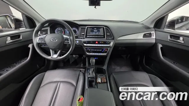 Hyundai Sonata — интерьер