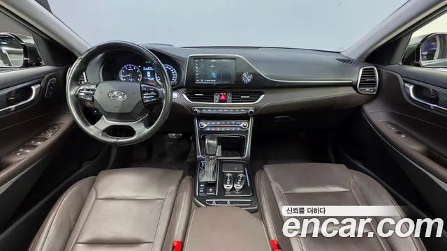 Hyundai Grandeur — интерьер