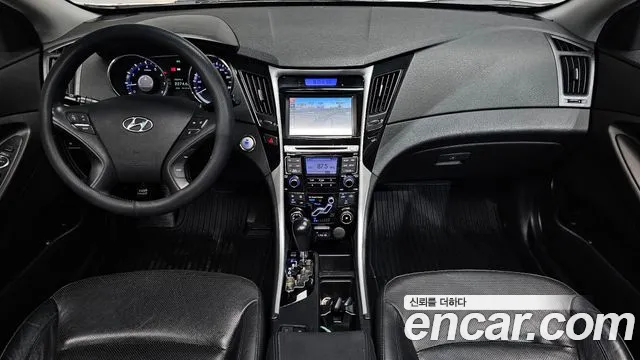 Hyundai Sonata — интерьер