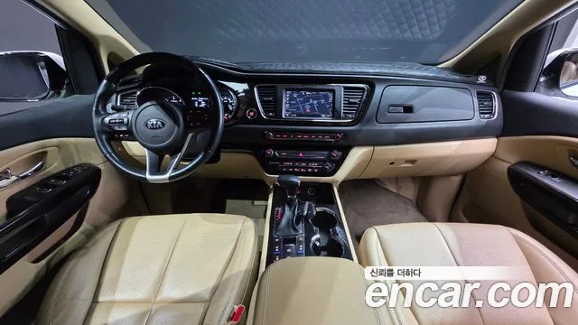 Kia Carnival — интерьер