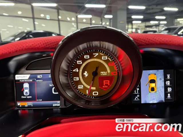 Ferrari 812 — интерьер
