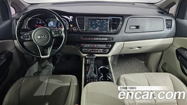 Kia Carnival — интерьер