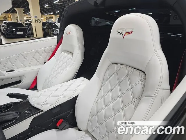Chevrolet Corvette — интерьер