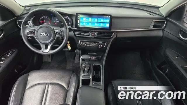 Kia K5 — интерьер