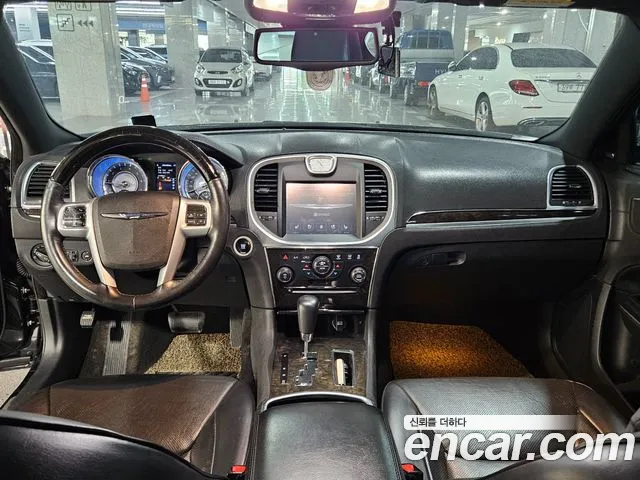 Chrysler 300C — интерьер